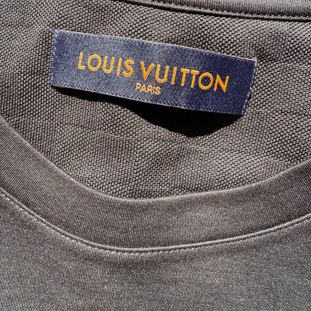 Authentic Louis Vuitton Daimer Pocket T-Shirt - Men's L